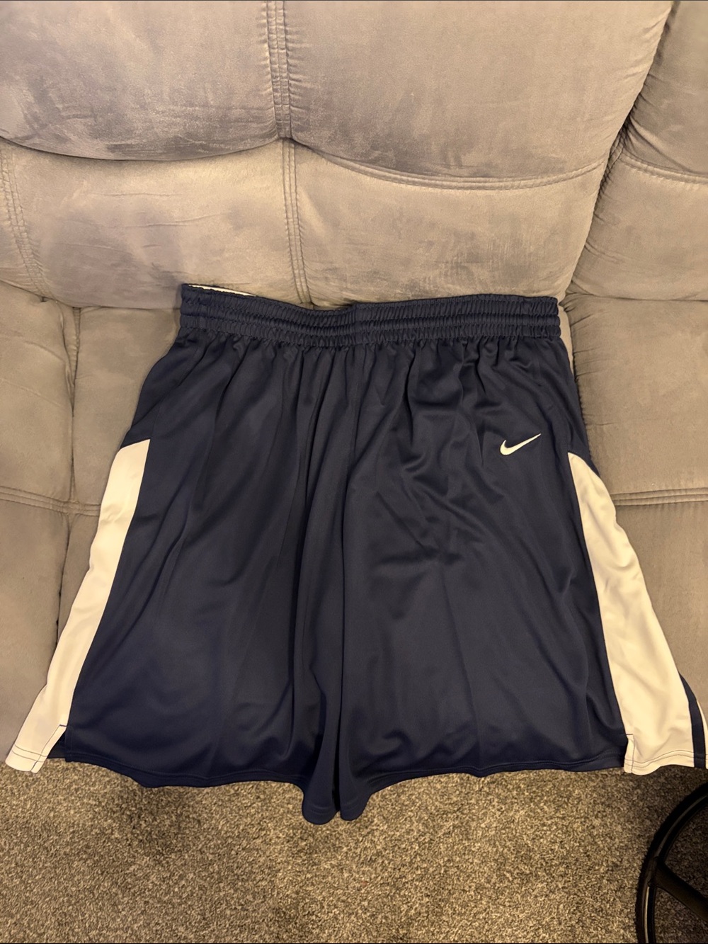 NikeWomen’s Basketball shorts Navy Athletic Shorts by with White Side Panels NWT